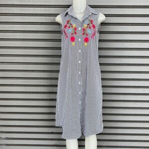 Magic Strip Botton Down Floral Dress Size M